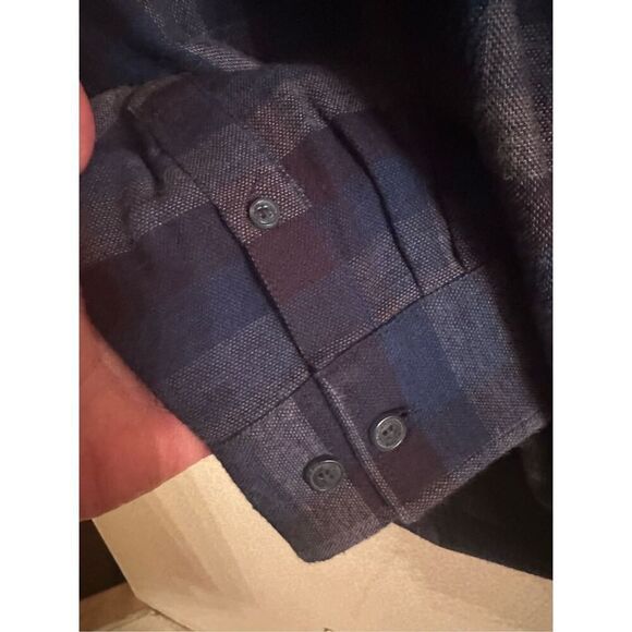 Original Weatherproof flannel. Like new - Picture 6 of 7